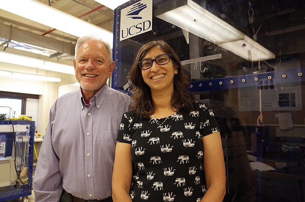 University of San Diego researchers Alan Hargens and Brin...