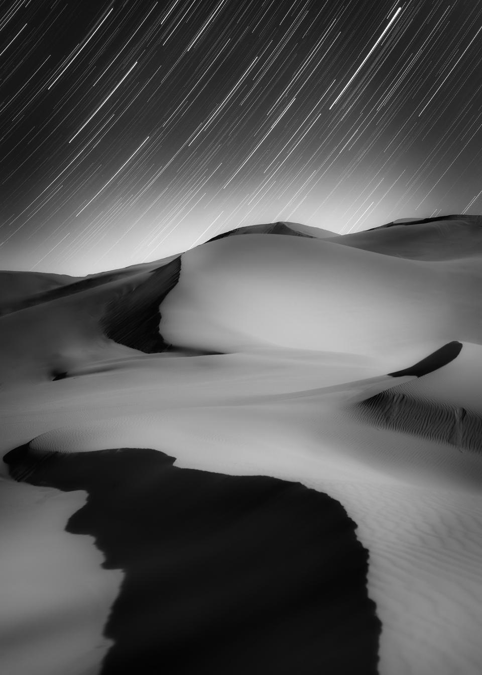 Sky and Ground, Stars and Sand © Shuchang Dong (China) - JOINT WINNER