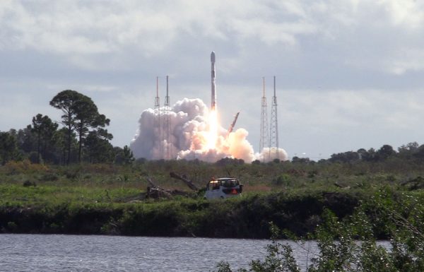 Successful launch continues deployment of SpaceX’s Starlink network – Spaceflight Now