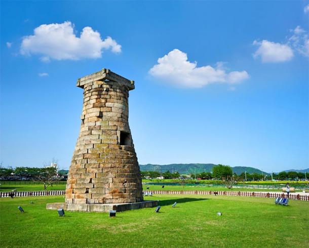 Cheomseongdae - the oldest astronomical observatory in East Asia. Daereungwon tomb complex, Gyeongju, South Korea. (photo_HYANG / Adobe stock)