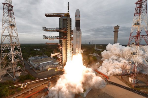 India launches robotic mission to land on the moon – Spaceflight Now