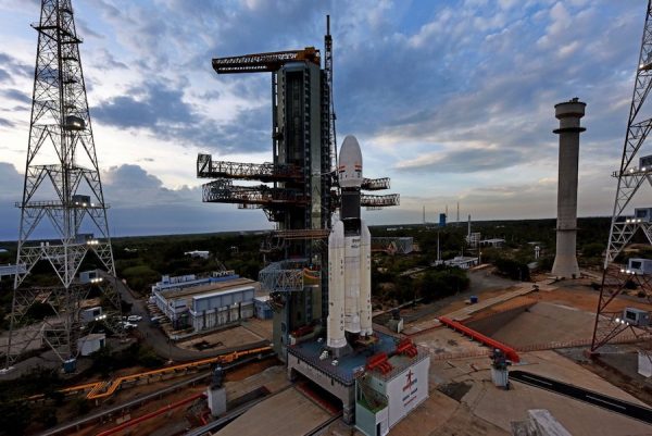 Indian moon launch rescheduled for Monday – Spaceflight Now