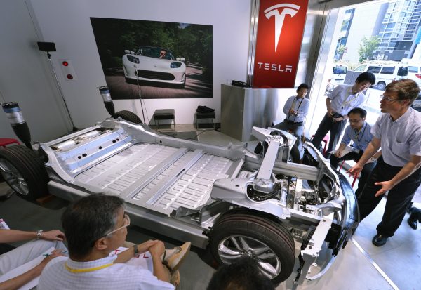 Tesla Still Leads Car Technology Even If Behind In Car Features – International Business Times