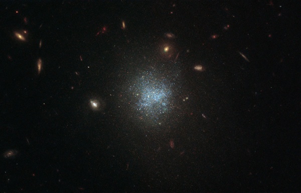 Hubble spots a dim dark matter-rich galaxy – Astronomy Magazine