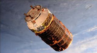 Unpiloted Japanese Cargo Ship Delivers Fresh Batteries and More to Space Station – Space.com