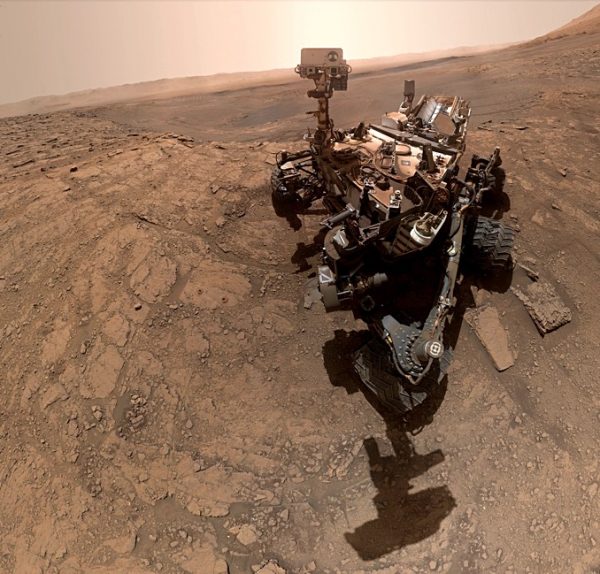 Curiosity snaps a selfie at Mount Sharp drill site – Astronomy Now Online