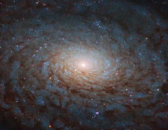 Hubble Captures Detailed Image of NGC 4380 | Astronomy – Sci-News.com