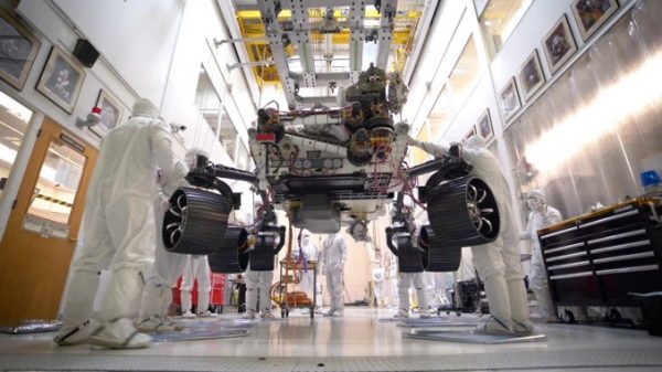 Mars 2020 rover stands on its own in pre-launch milestone – Astronomy Now Online