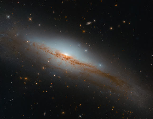 Hubble Snaps Stunning Image of Spiral Galaxy NGC 3749 | Astronomy – Sci-News.com