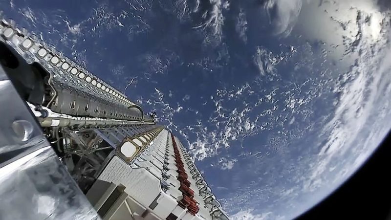 SpaceX Starlink satellites are already messing with astronomical research – We Are The Mighty