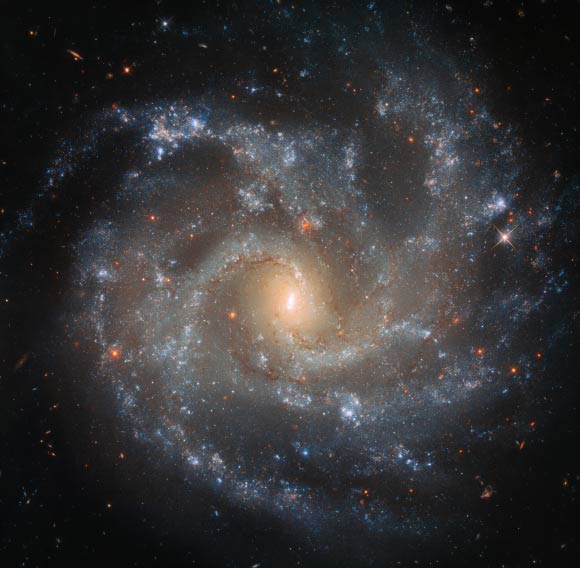 Hubble Space Telescope Observes NGC 5468 | Astronomy – Sci-News.com