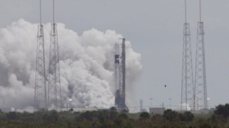 SpaceX performs hold-down firing for heavyweight satellite launch Monday – Spaceflight Now