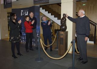 Félicette has landed! Memorial for first cat in space unveiled in France. – Space.com