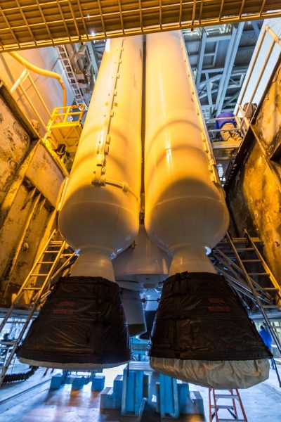 Final AEHF satellite mated to Atlas 5 launcher at Cape Canaveral – Spaceflight Now