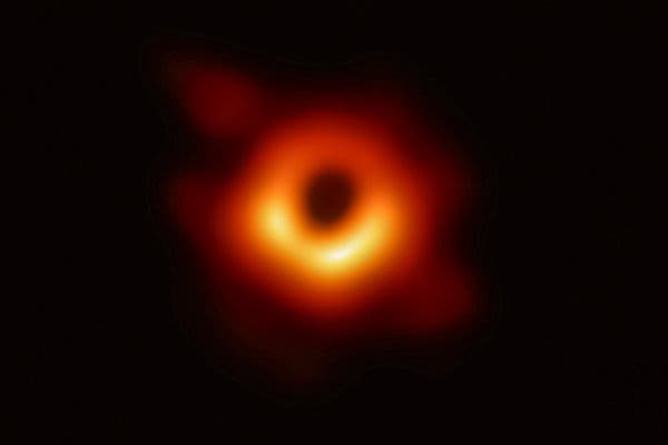 Infinite Visions Were Hiding in the First Black Hole Image’s Rings – The New York Times