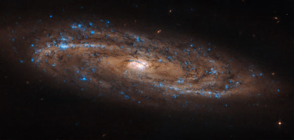 Hubble Looks at Stunning Spiral Galaxy: NGC 4100 | Astronomy – Sci-News.com